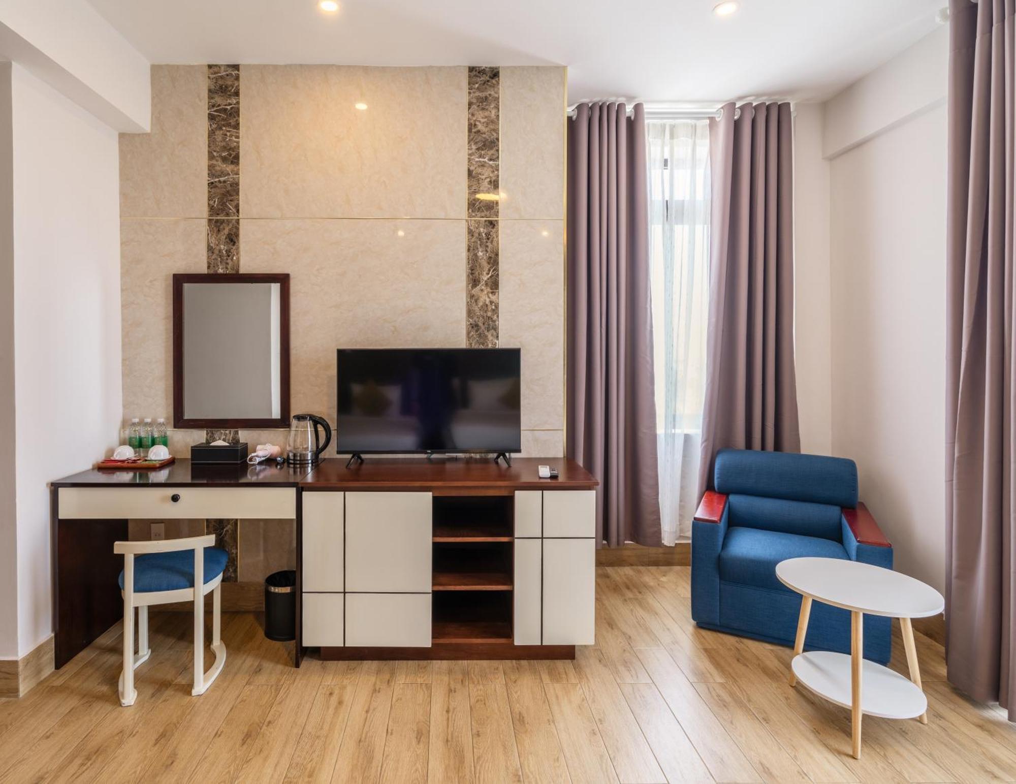 The Palms Hotel By Hmg Phan Thiet Exterior photo