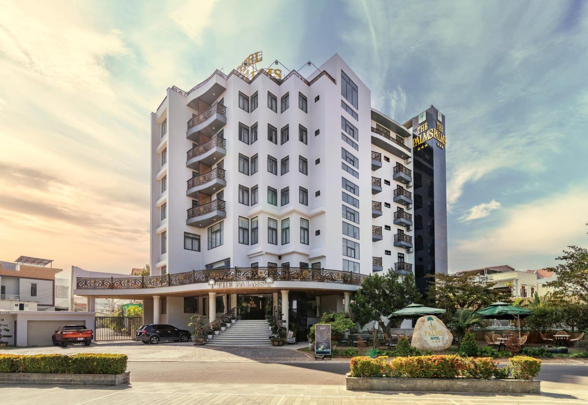 The Palms Hotel By Hmg Phan Thiet Exterior photo