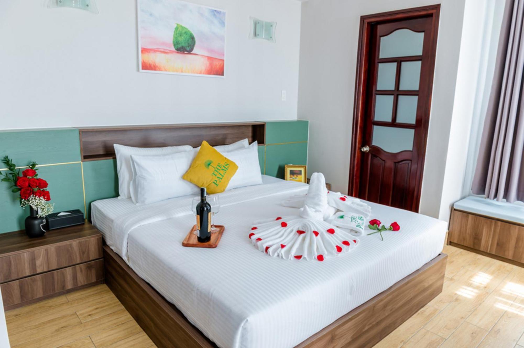The Palms Hotel By Hmg Phan Thiet Exterior photo