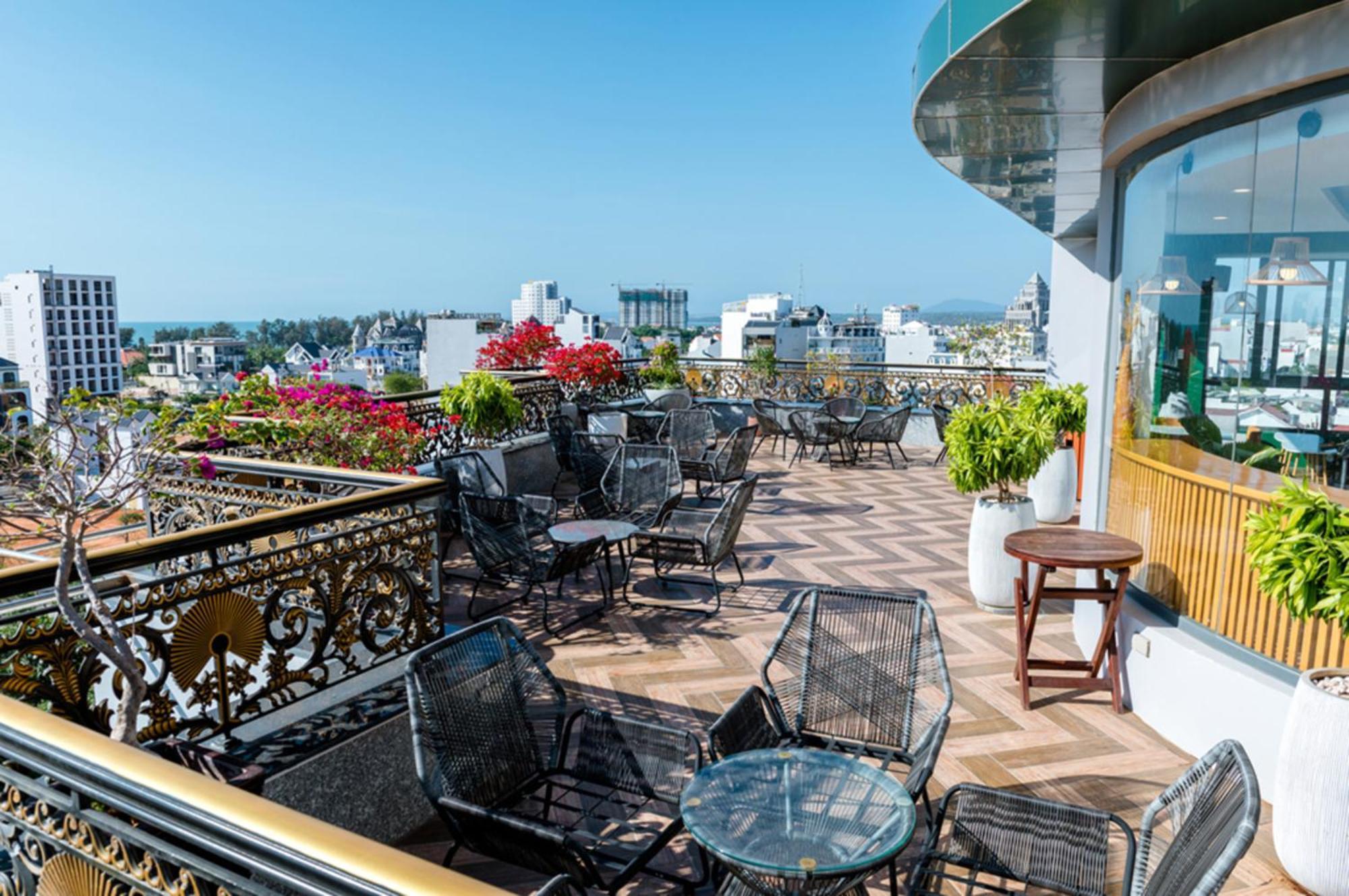 The Palms Hotel By Hmg Phan Thiet Exterior photo