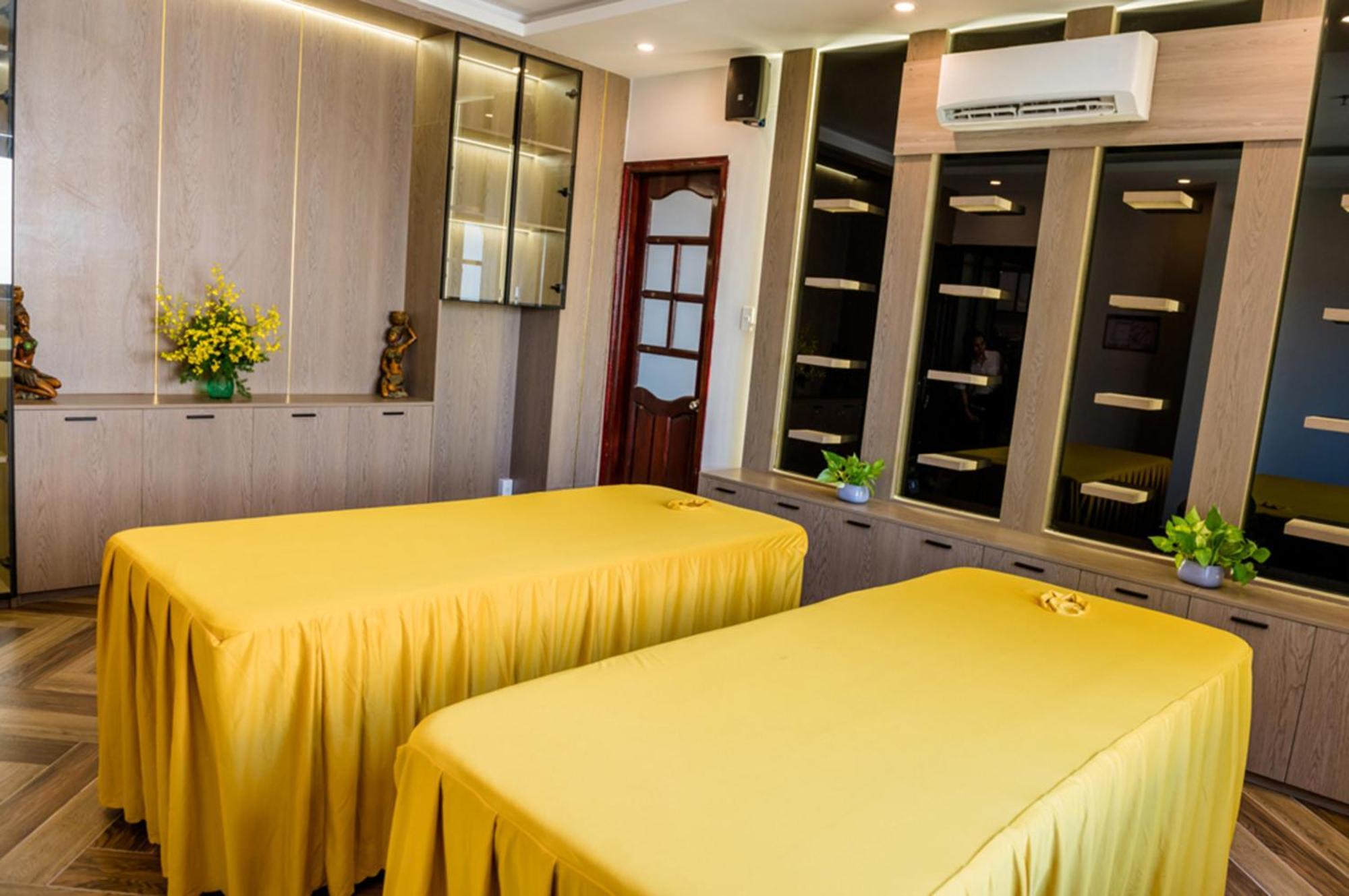 The Palms Hotel By Hmg Phan Thiet Exterior photo